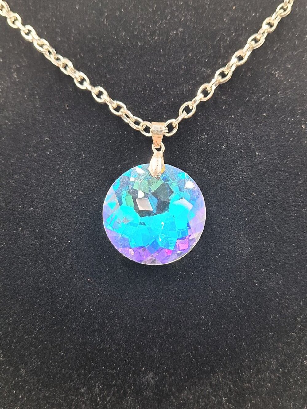 Iridescent crystal pendant 28" chain